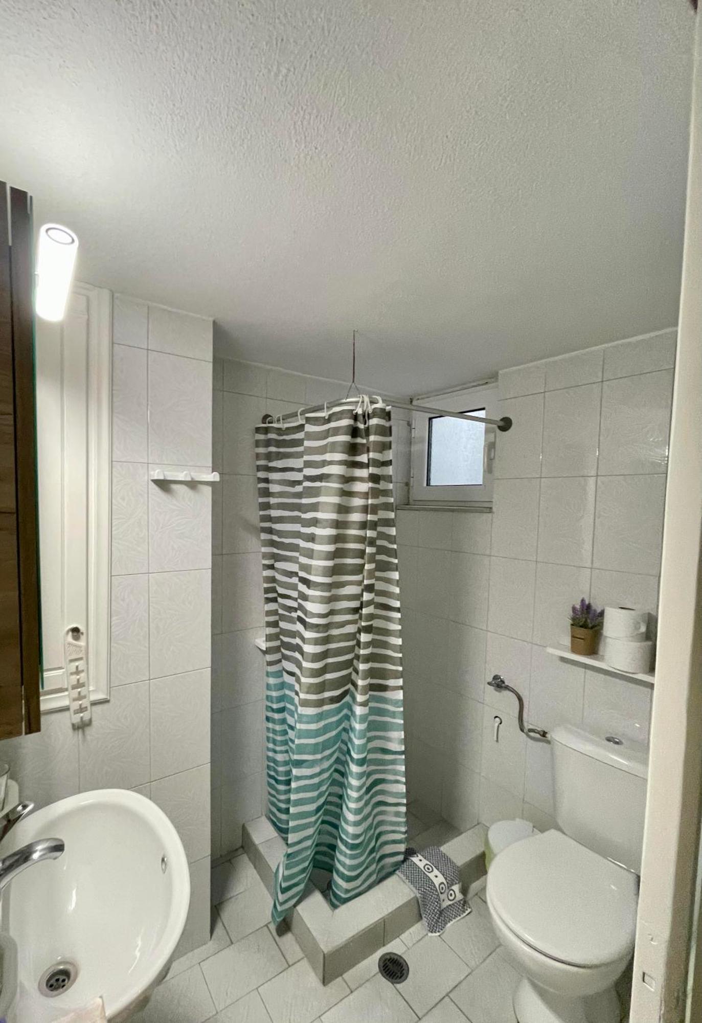 Dina'S Apartment Воница Экстерьер фото